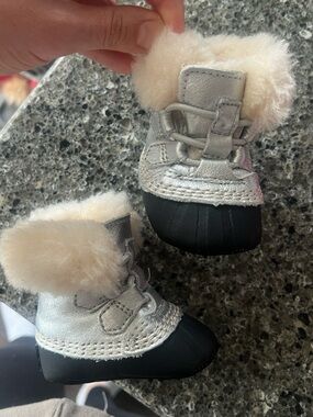 Sorel Silver Metallic and Black Baby Walker Boots with Cream Fur Trim
